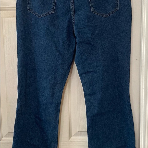 No Boundaries 
Women’s 
Boot Cut Jeans - Picture 2 of 3